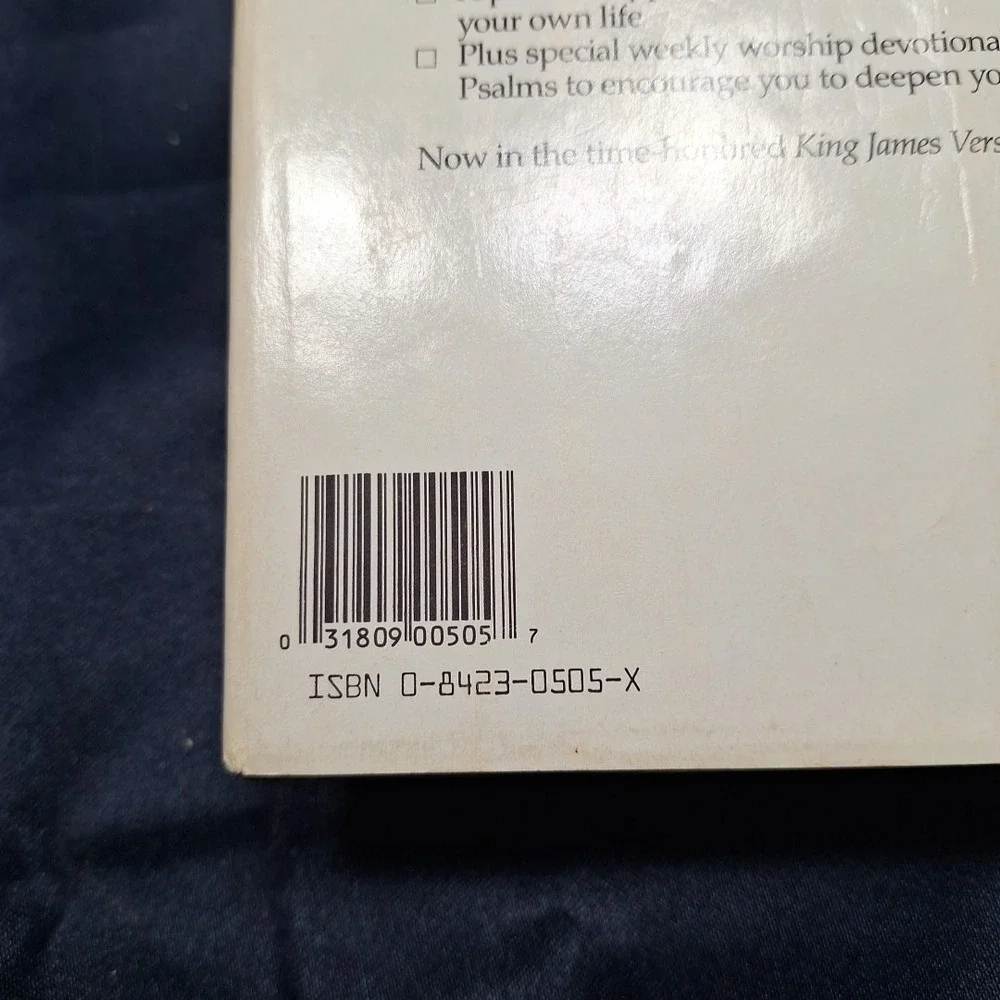 THE DAILY WALK BIBLE KJV Tyndale Hardcover 365 Day Bible Great Condition Inside